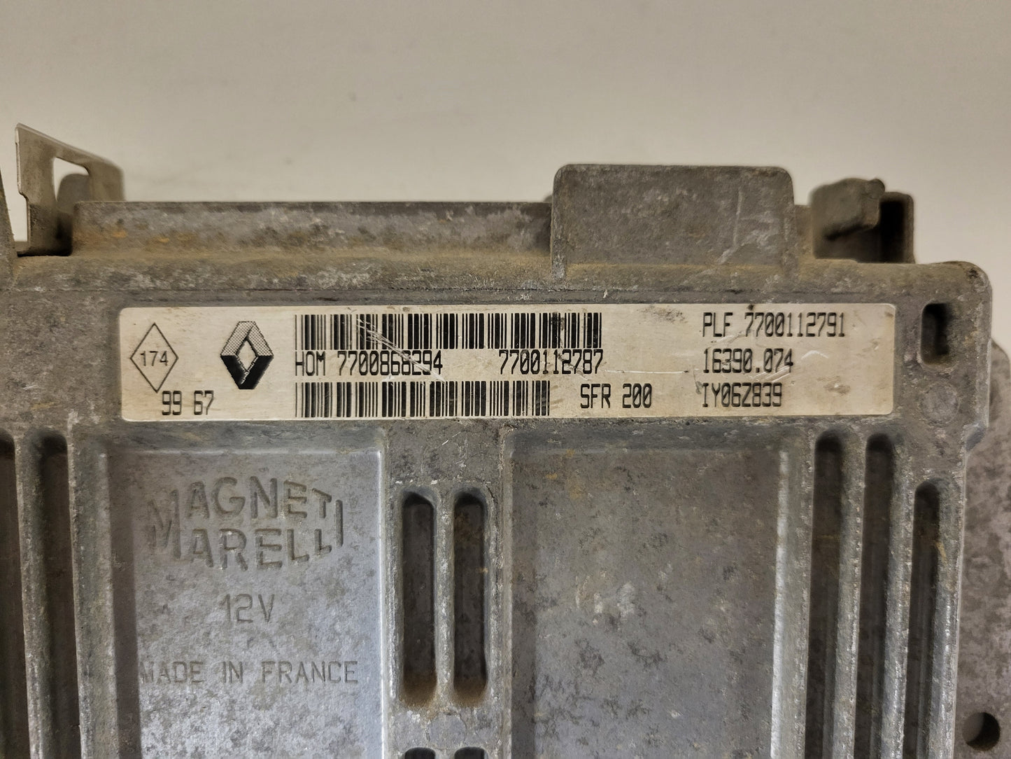 Renault ECU / 7700868294 / HOM7700868294 / 7700112787 / SFR200 / 7700112791