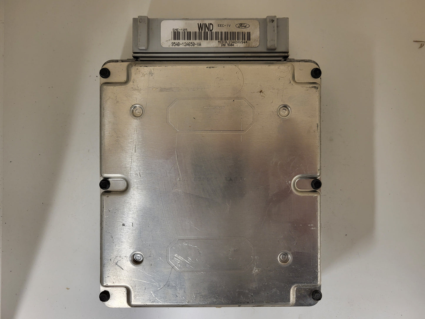 FORD ESCORT ECU / 95AB-12A650-XA / 95AB12A650XA / SME-105 / WIND / EEC-IV