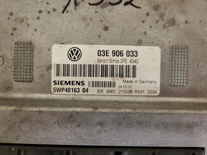 VW POLO ECU / 03E906033 / 5WP40163 04 / 5WP4016304 / SIEMENS