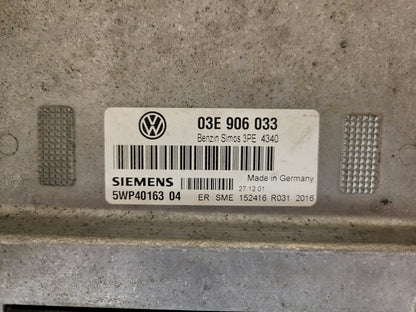 VW POLO ECU / 03E906033 / 5WP40163 04 / 5WP4016304 / SIEMENS