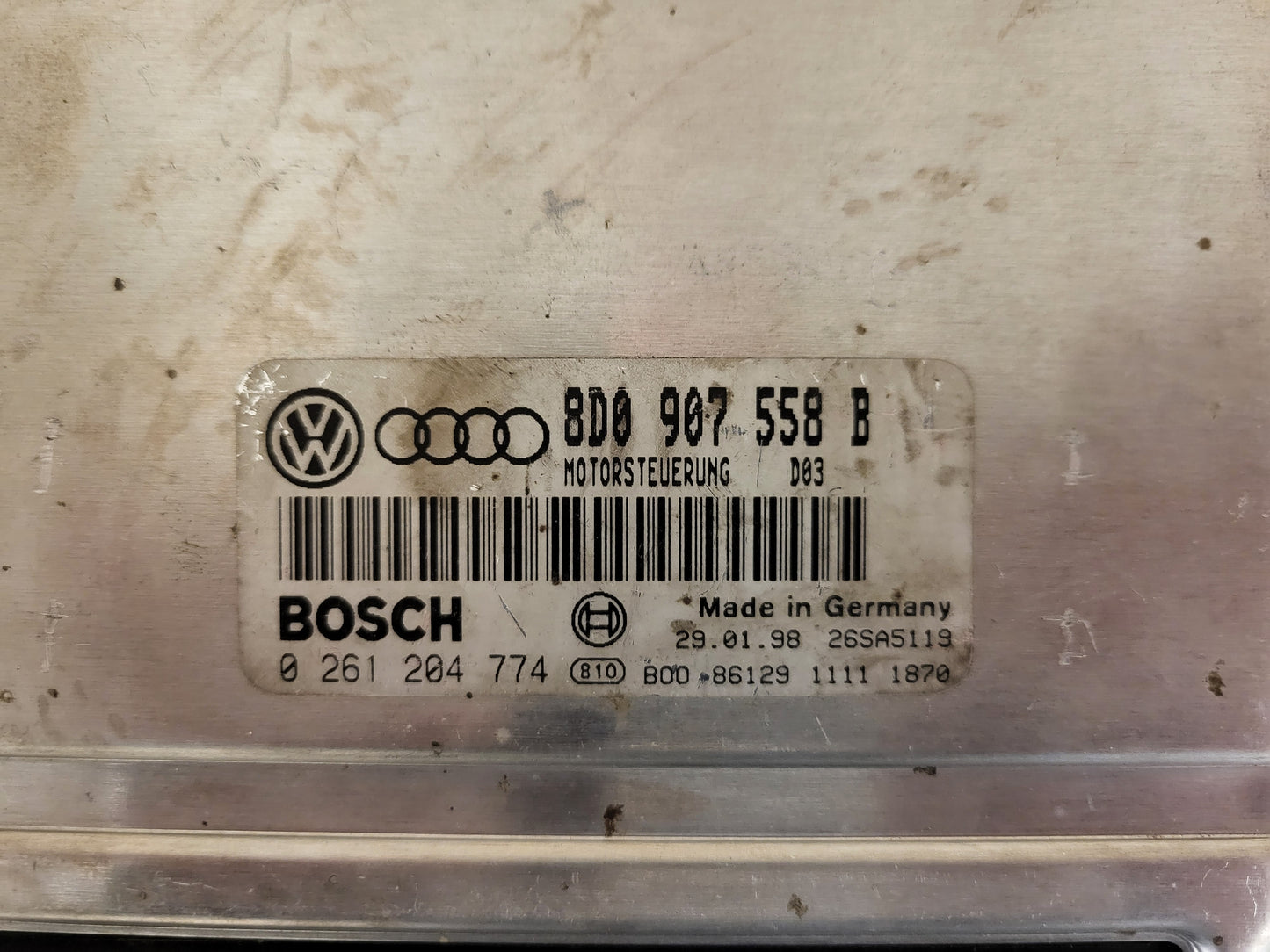 VW PASSAT ECU / 8D0907558B / 0261204774 / BOSCH