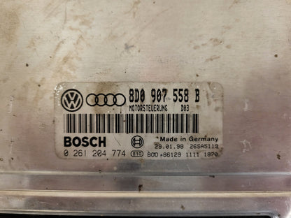 VW PASSAT ECU / 8D0907558B / 0261204774 / BOSCH