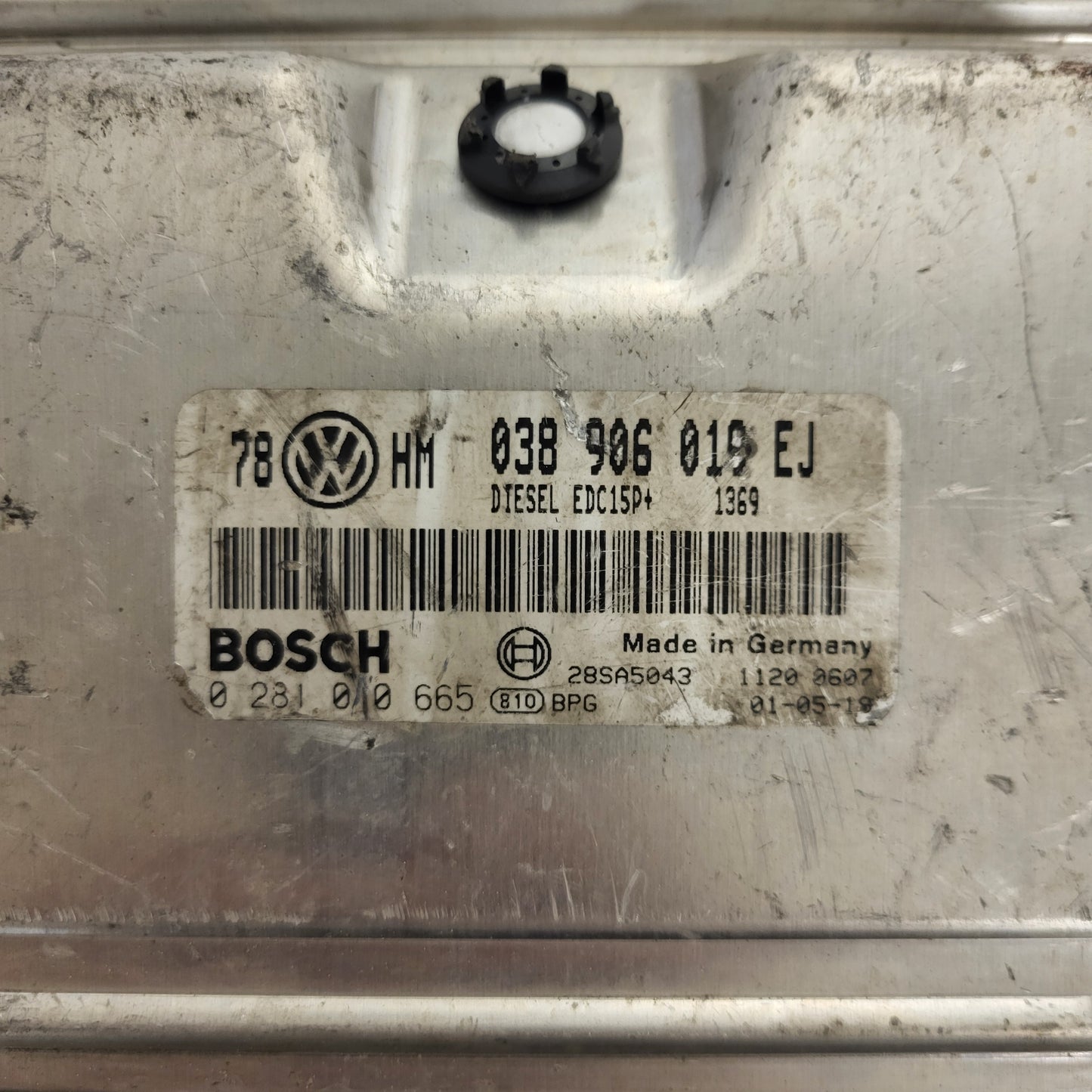 VW ŠKODA VAG ECU / 038906019EJ / 0281010665 / EDC15P+ / 28SA5043 / 038906019