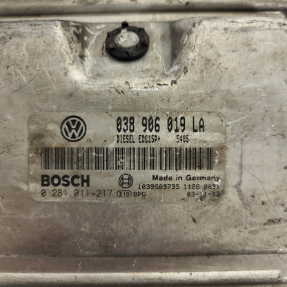 VW ŠKODA ECU / 038906019LA / 0281011217 / EDC15P+ / BOSCH