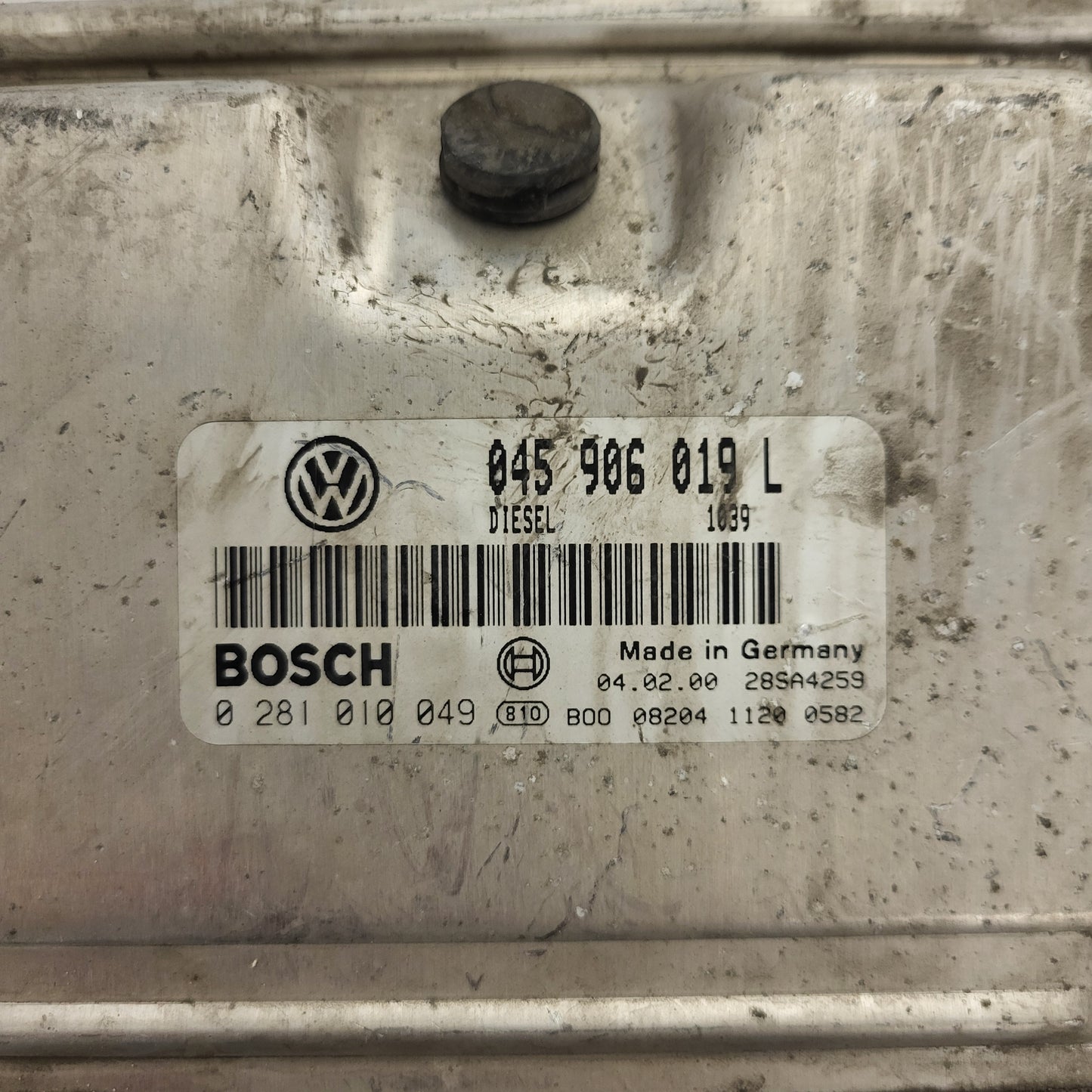 VW LUPO ECU / 045906019L / 0281010049 / BOSCH