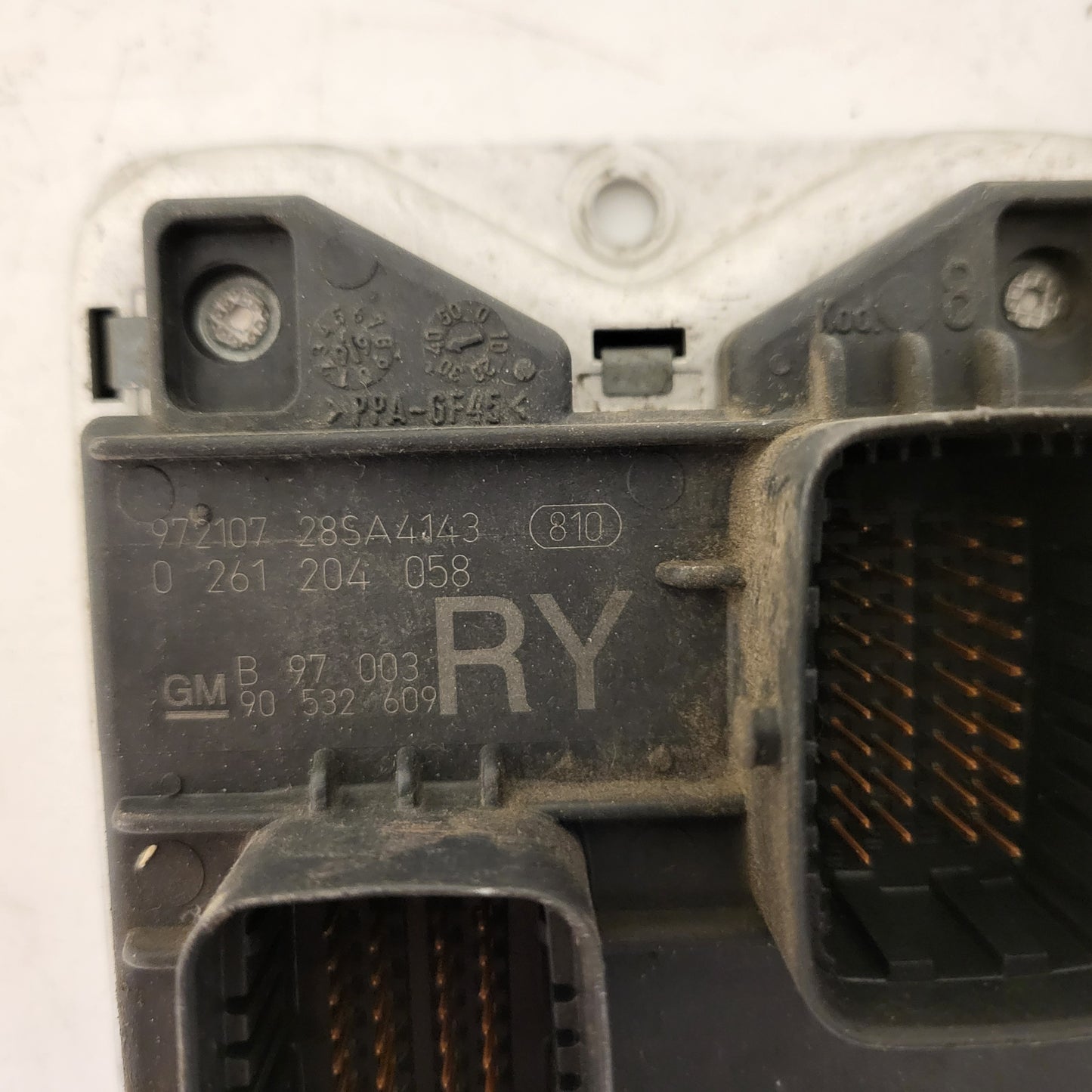 Opel Corsa 1.0 ECU / 0261204058 / 90532609 / RY / BOSCH