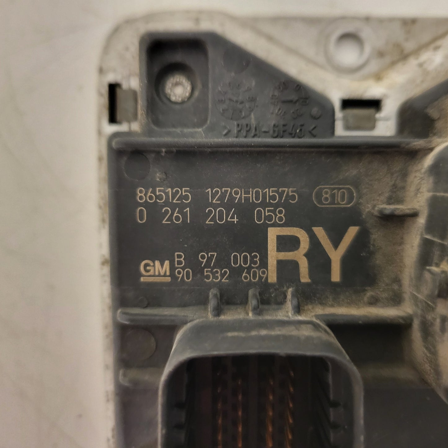 Opel Corsa 1.0 ECU / 0261204058 / 90532609 / RY / BOSCH