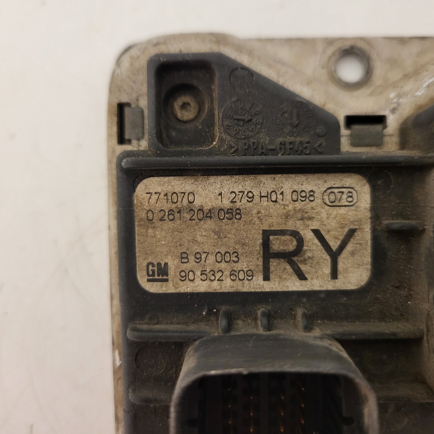 Opel Corsa 1.0 ECU / 0261204058 / 90532609 / RY / BOSCH