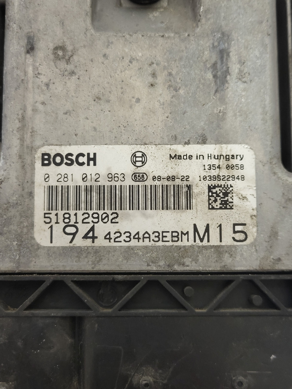 Fiat Croma ECU / 0281012963 / 51812902 / BOSCH - B64-03 - 2