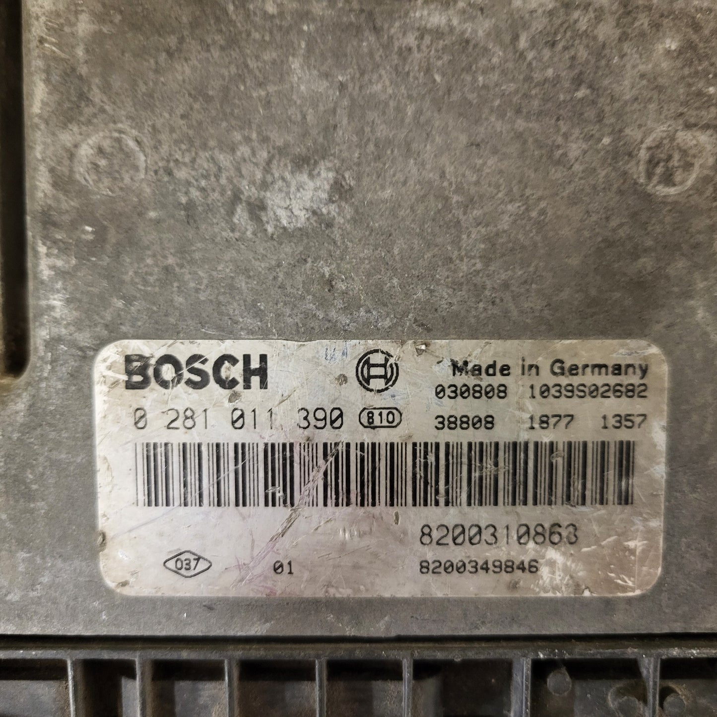 Renault Megane Scenic ECU / 0281011390 / 8200310863 / 8200349846 / BOSCH