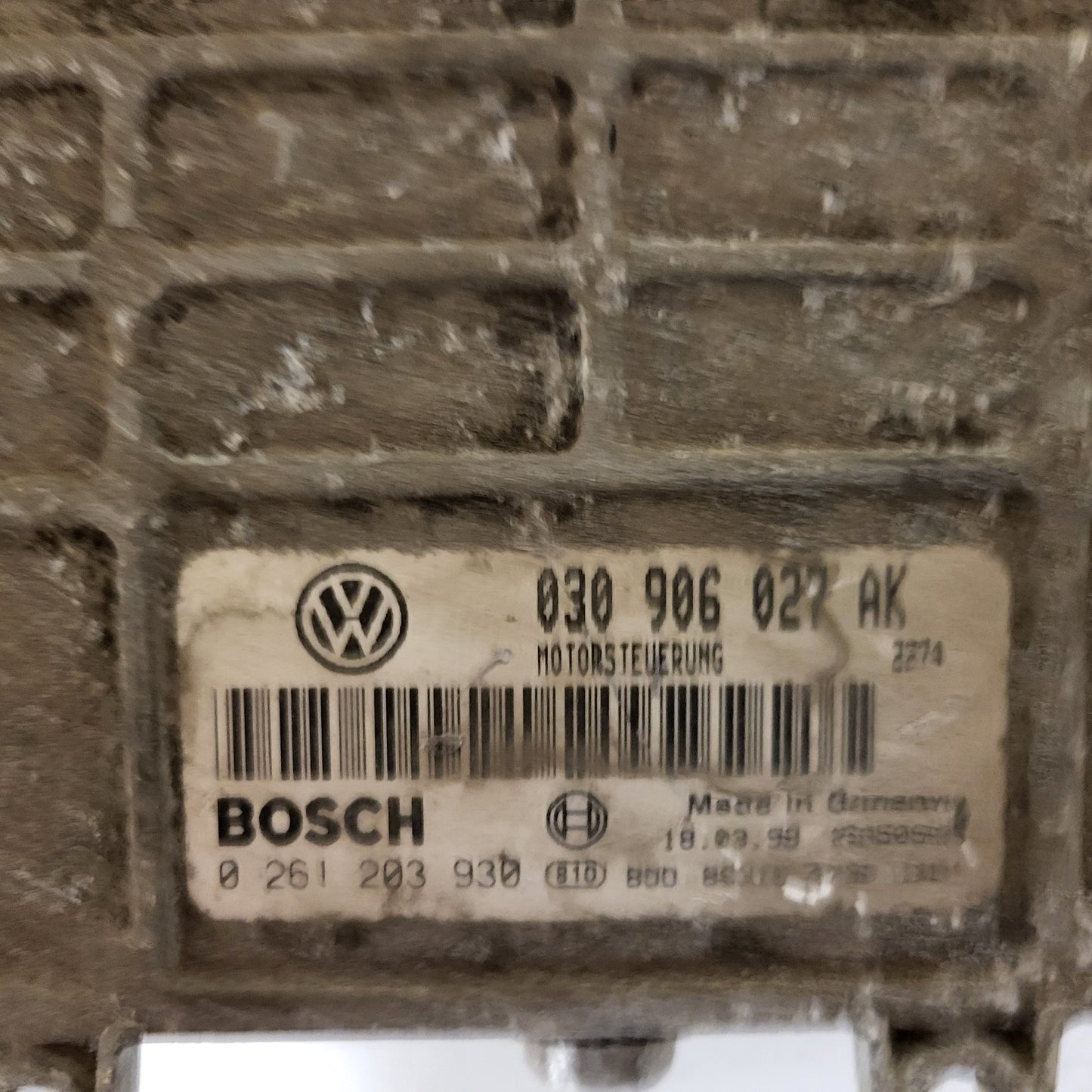 VW POLO AROSA ECU / 030906027AK / 0261203930 / BOSCH