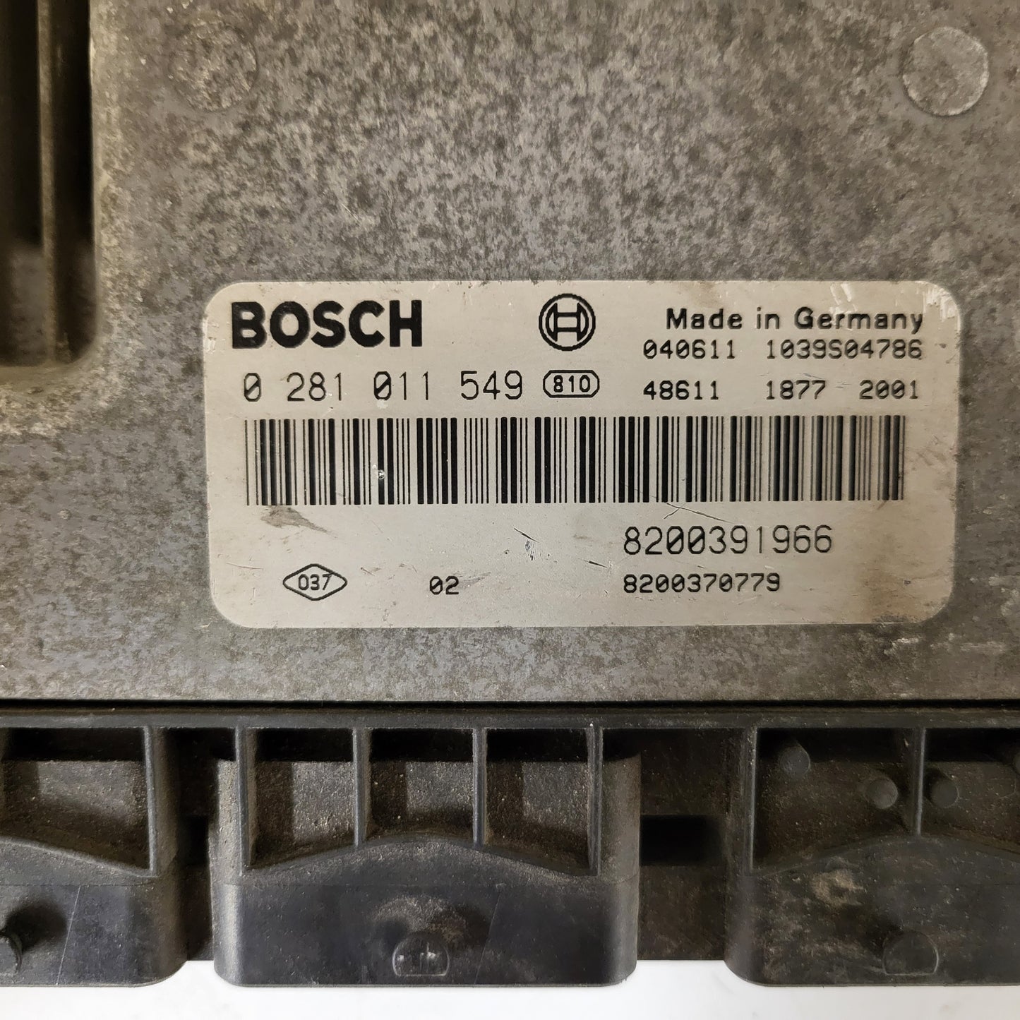 Renault ECU / 0281011549 / 8200391966 / 8200370779 / BOSCH