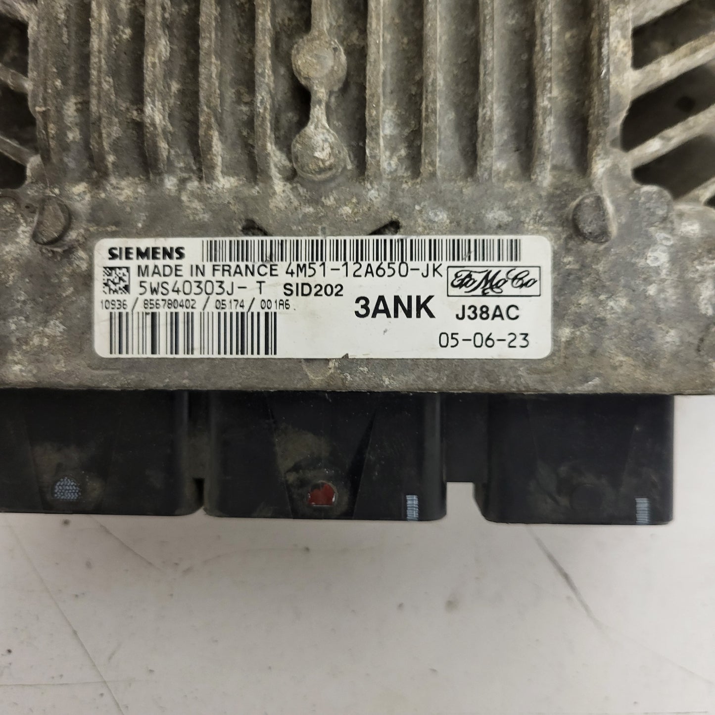 FORD ECU / 4M51-12A650-JK / 5WS40303J-T / 3ANK / SID202 / SIEMENS
