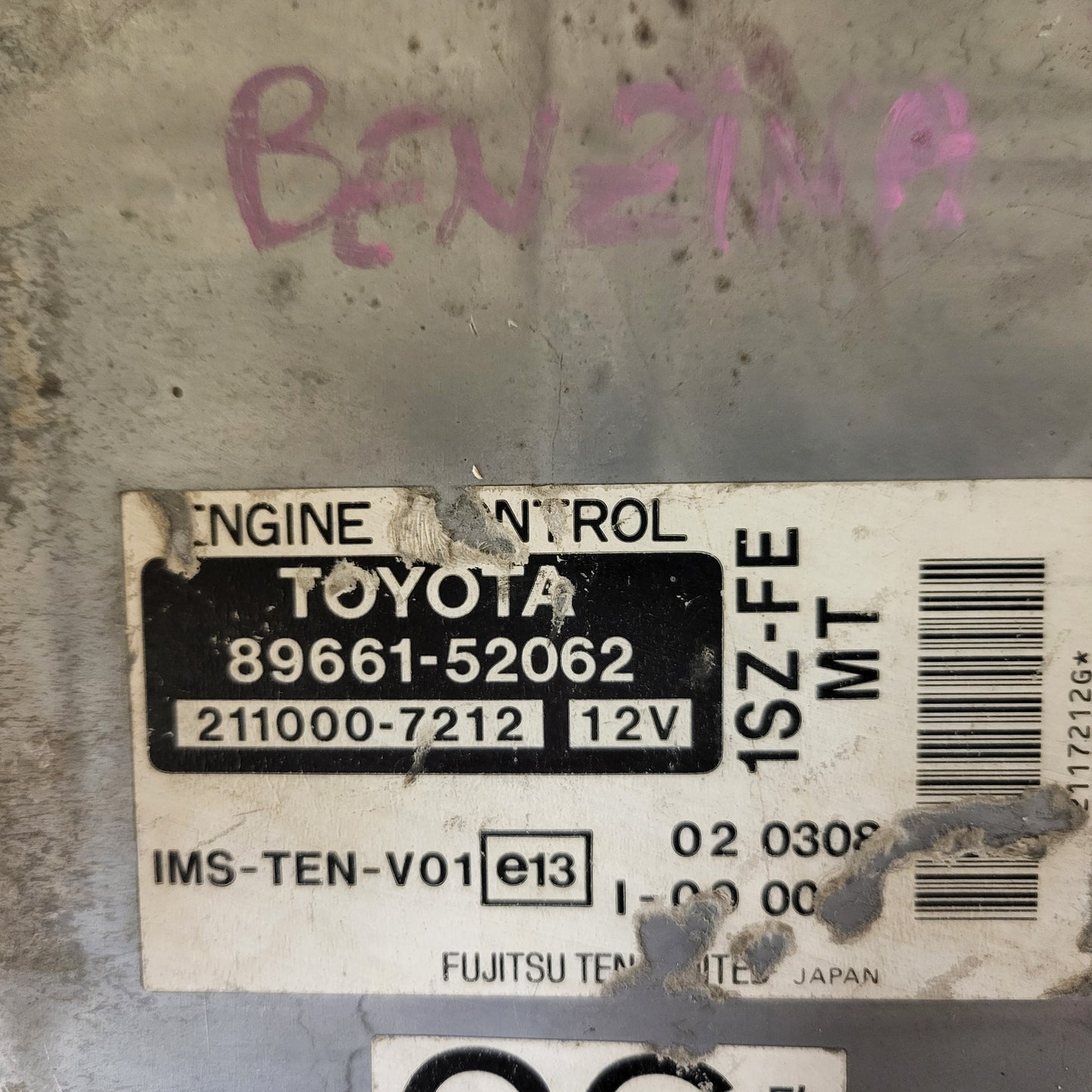 TOYOTA YARIS 1SZ-FE ECU / 89661-52062 / 211000-7212 / FUJITSU