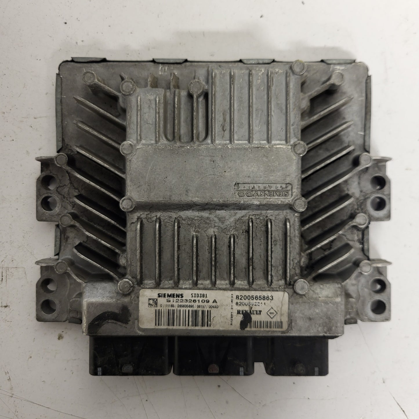 RENAULT MEGANE SCENIC ECU / S122326109A / 8200565863 / 8200592611 SID301 SIEMENS