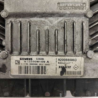 RENAULT MEGANE SCENIC ECU / S122326109A / 8200565863 / 8200592611 SID301 SIEMENS