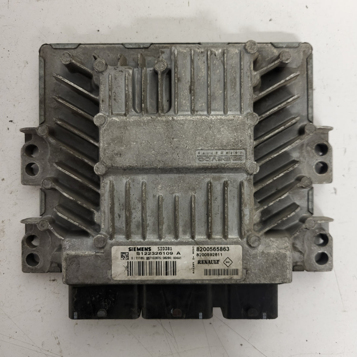 RENAULT MEGANE SCENIC ECU / S122326109A / 8200565863 / 8200592611 SID301 SIEMENS - B67-08 - 1