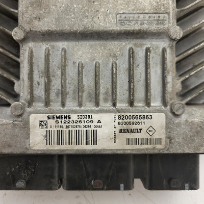 RENAULT MEGANE SCENIC ECU / S122326109A / 8200565863 / 8200592611 SID301 SIEMENS