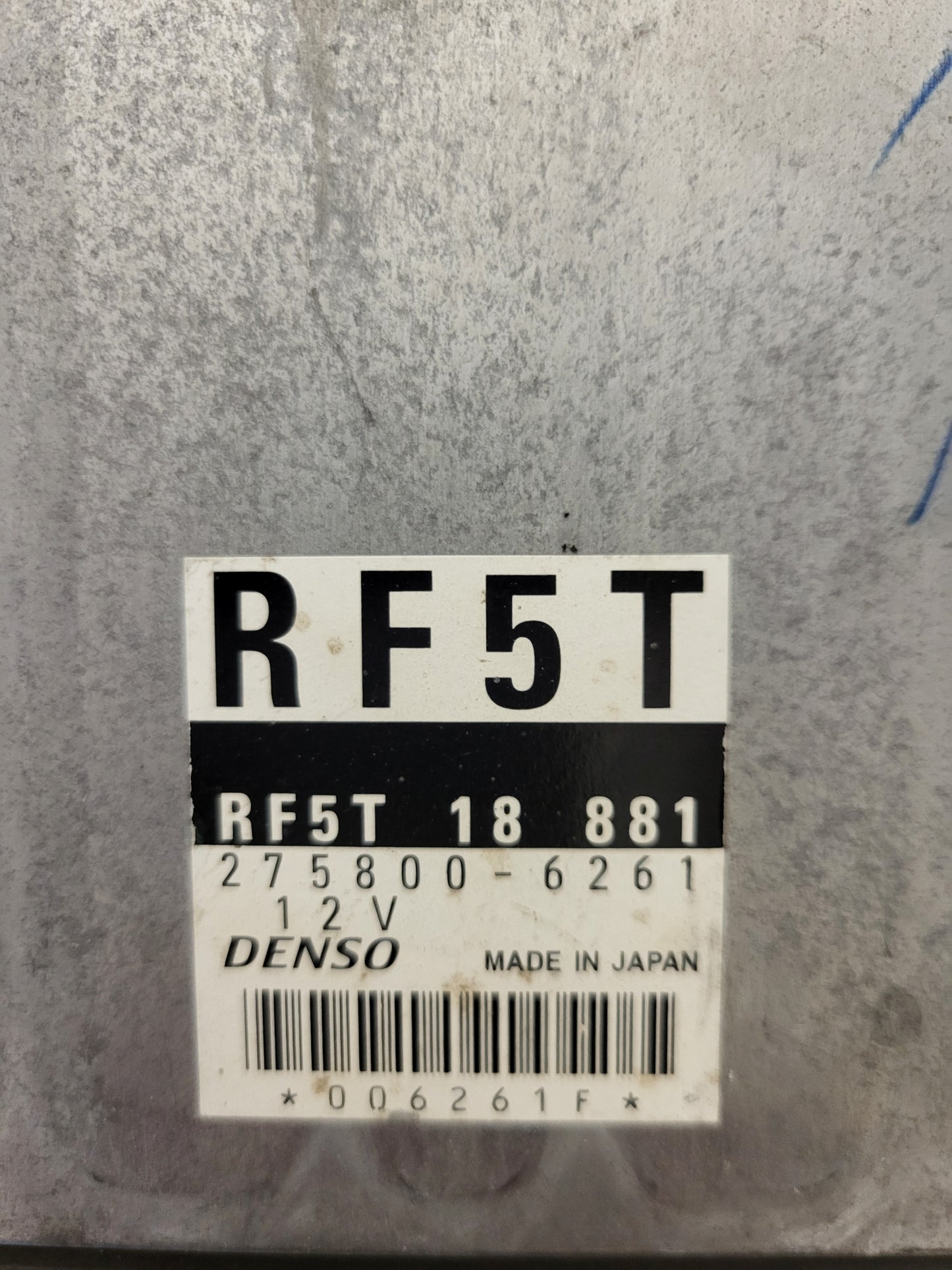 MAZDA 6 ECU / 275800-6261 / RF5T / RF5T18881 / DENSO