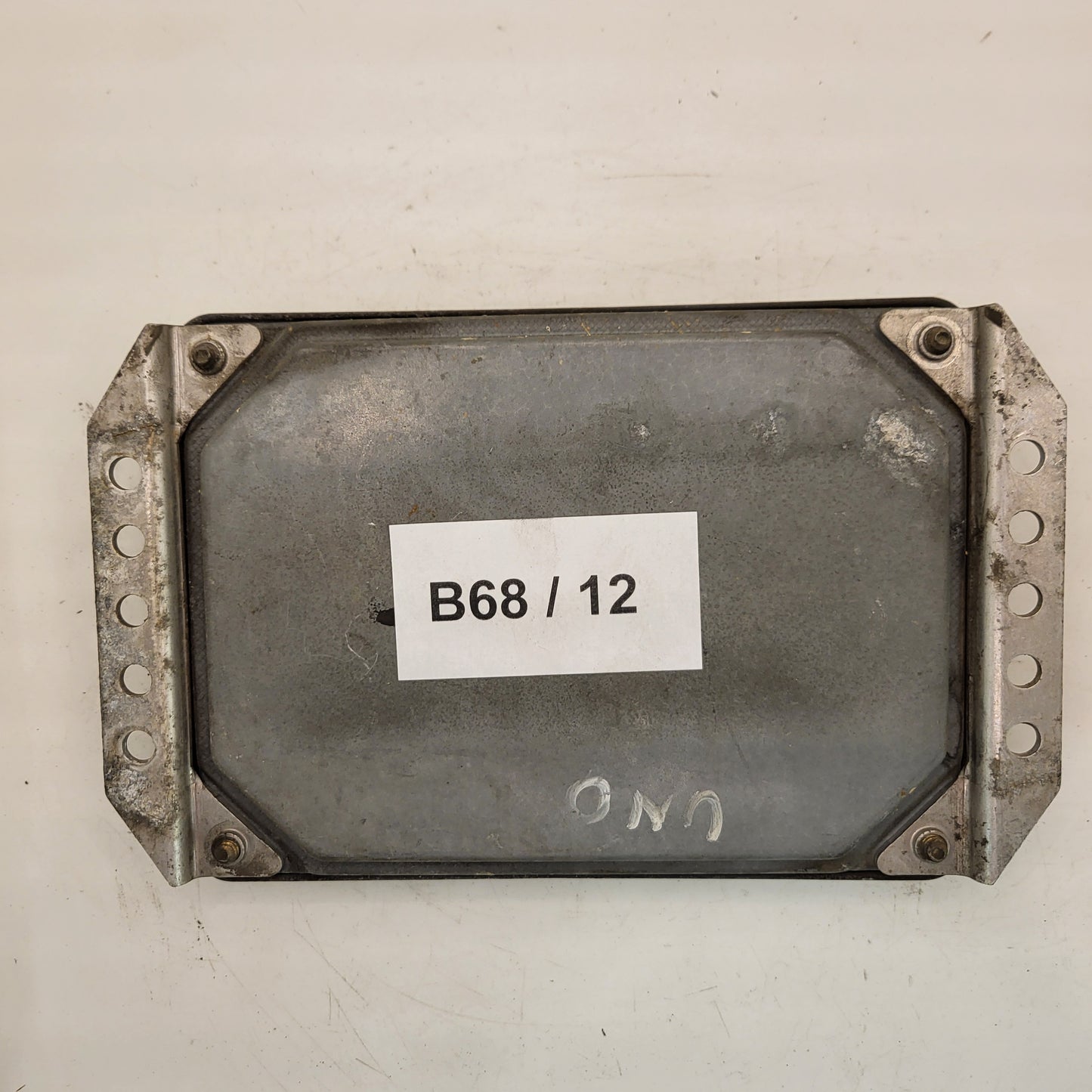 FIAT UNO ECU / 0261204822 / 00465208980 / BOSCH