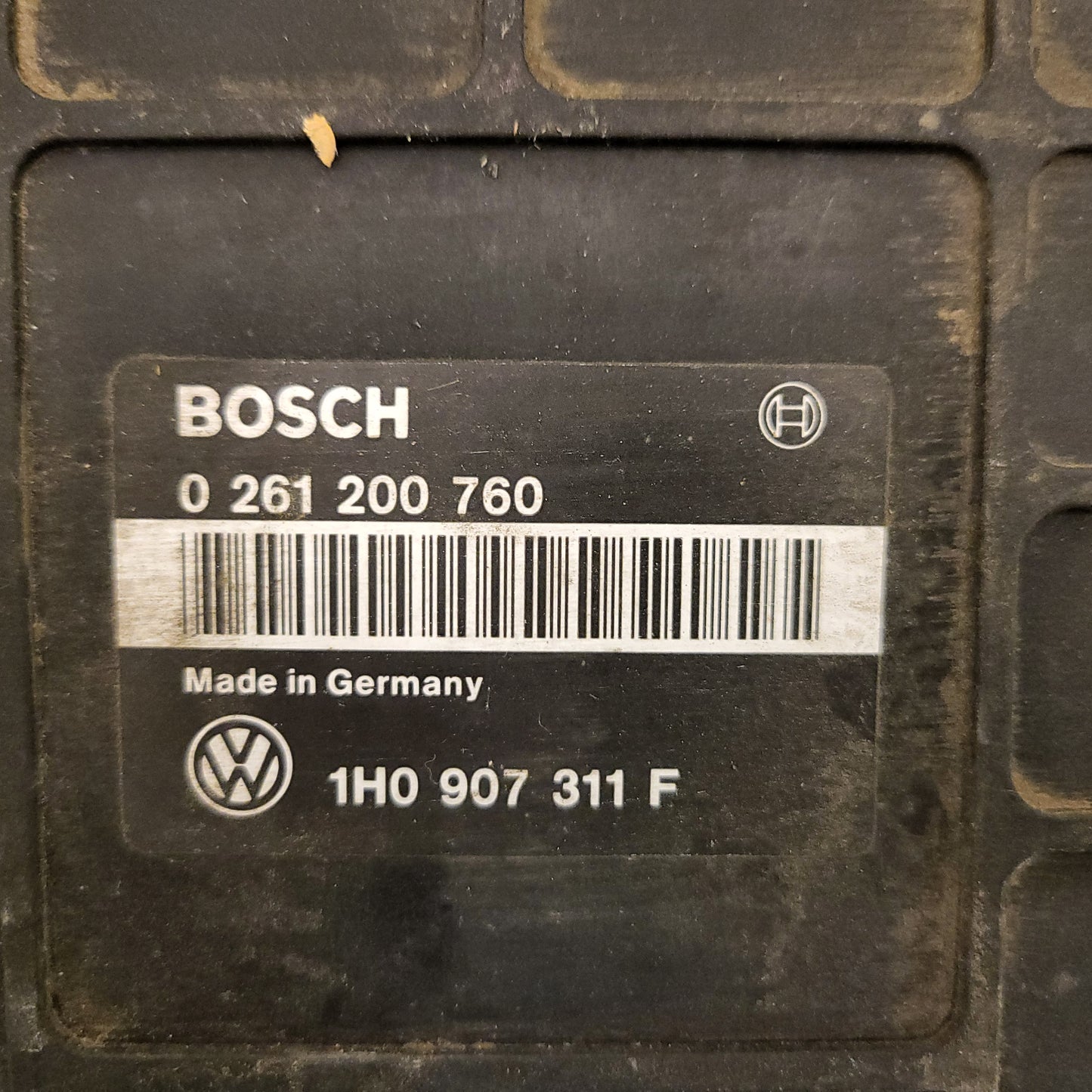 VW ECU / 0261200760 / 1H0907311F / BOSCH