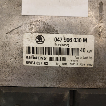 ŠKODA FELICIA ECU / 047906030M / 5WP4327 02 / SIEMENS