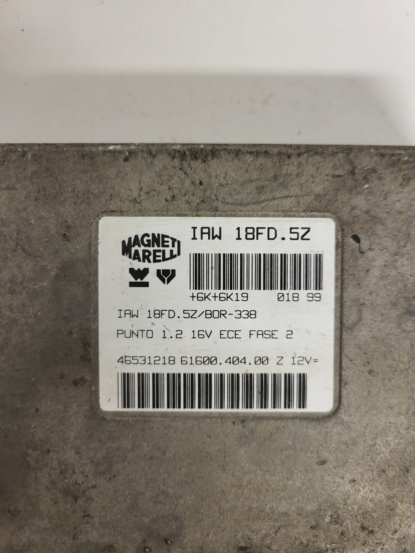 Fiat Punto 1.2 16V ECU / IAW18FD.5Z / 46531218 / 61600.404.00 / MAGNETI MARELLI
