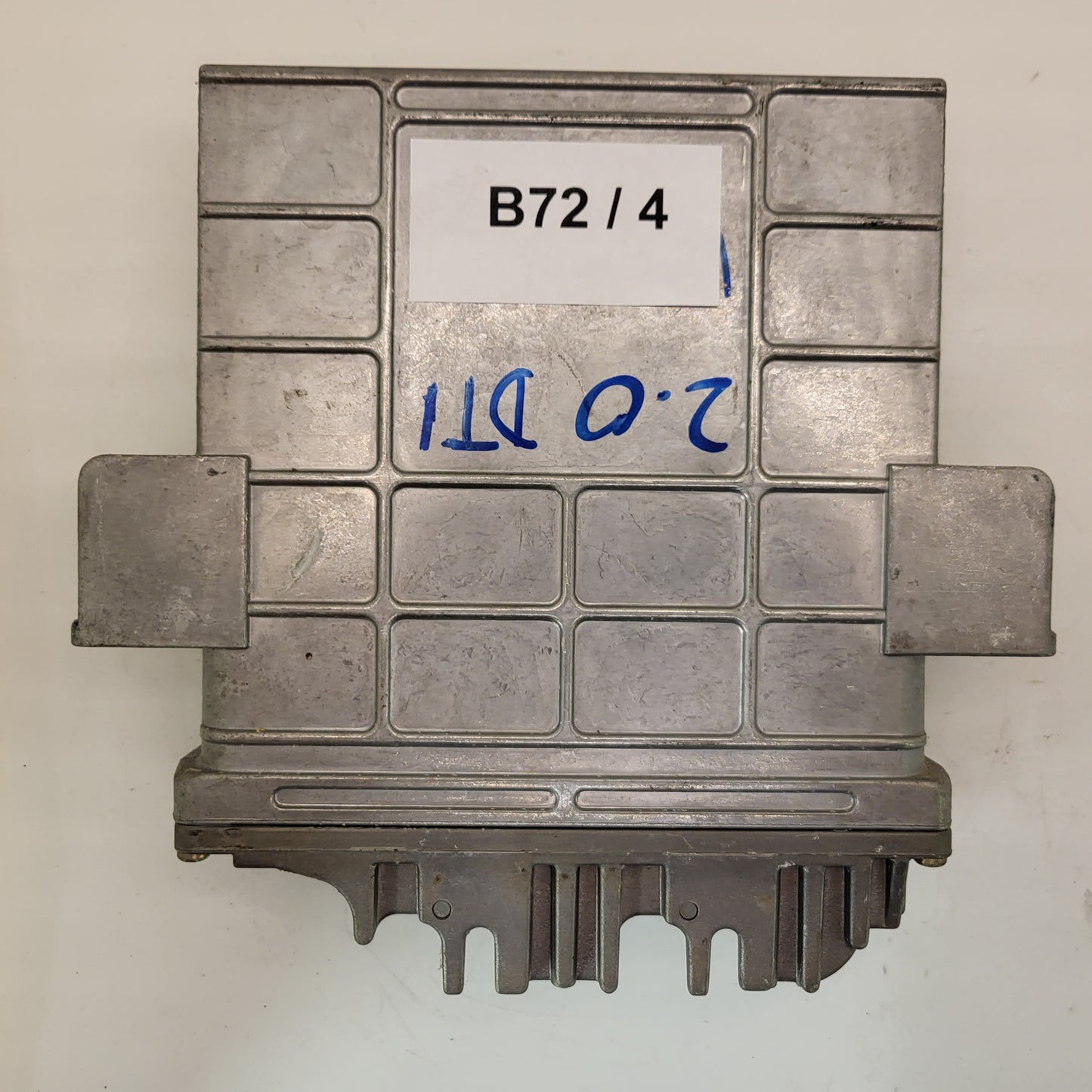 Opel Vectra ECU / 0281001335 / 90464735 / KA / BOSCH