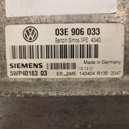 VW POLO ECU / 03E906033 / 5WP40163 03 / 5WP4016303 / SIMOS 3PE SIEMENS