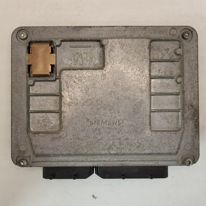 VW POLO ECU / 03E906033 / 5WP40163 03 / 5WP4016303 / SIMOS 3PE SIEMENS