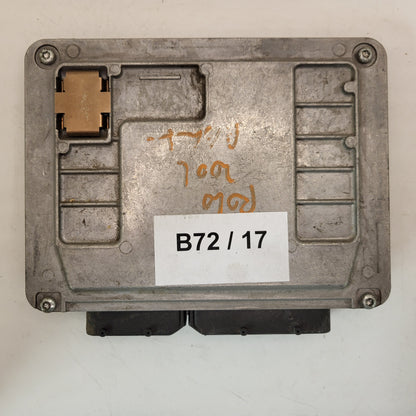 VW POLO ECU / 03E906033 / 5WP40163 03 / 5WP4016303 / SIMOS 3PE SIEMENS