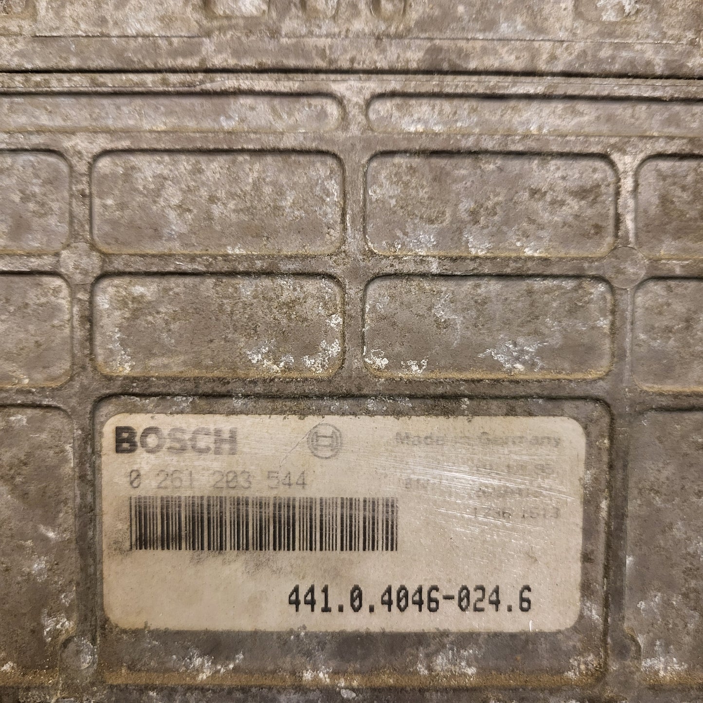 VW ECU / 0261203544 / 441.0.4046-024.6 / 26SA4184 / BOSCH