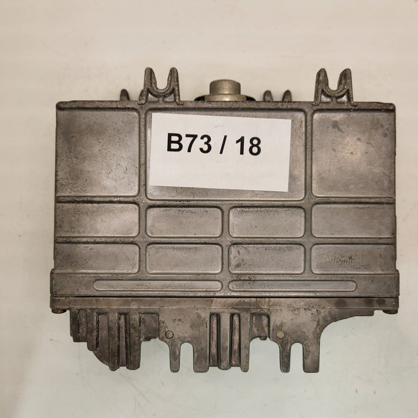VW ECU / 0261203544 / 441.0.4046-024.6 / 26SA4184 / BOSCH