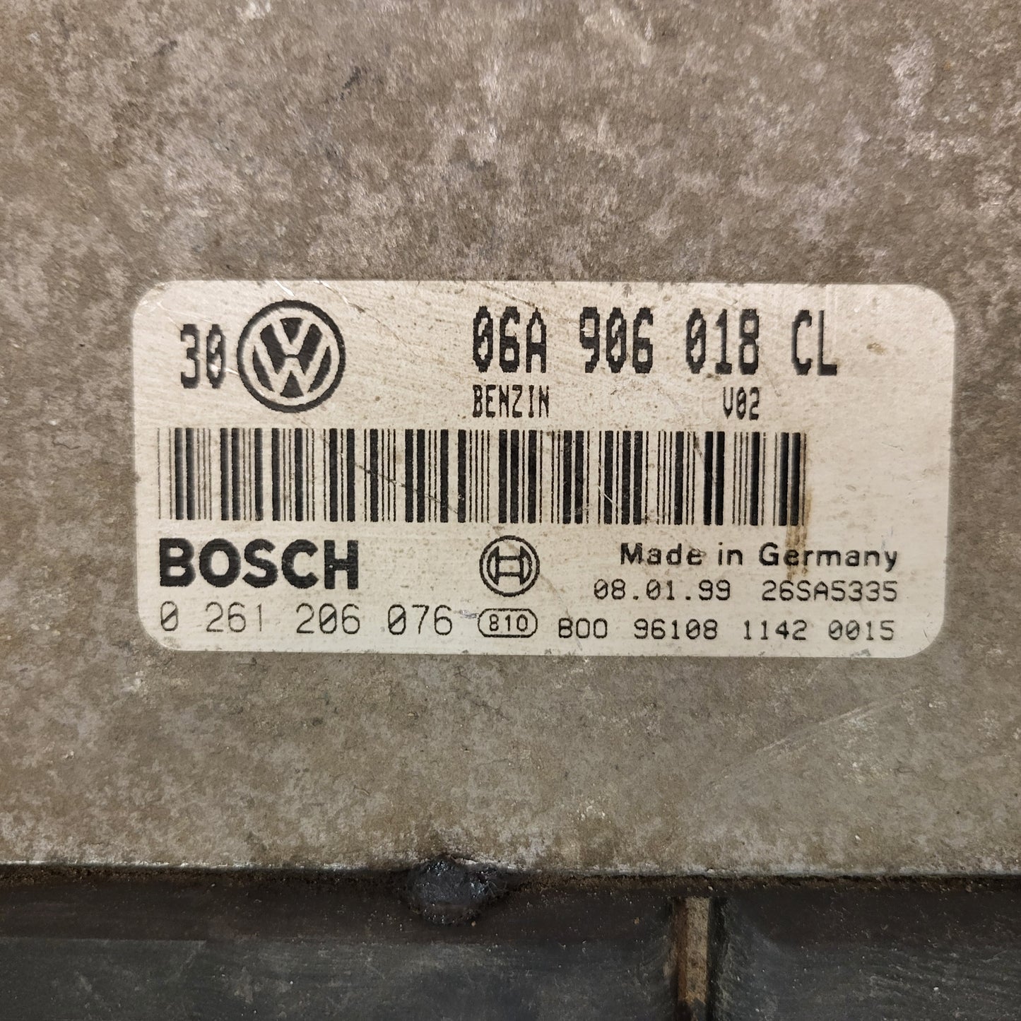 VW GOLF ECU / 06A906018CL / 0261206076 / BOSCH