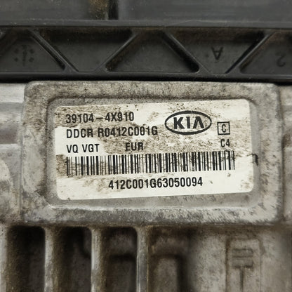 KIA CARNIVAL 2.9 CRDI ECU / 39104-4X910 / DDCR / R0412C0016 - B75-12 - 2