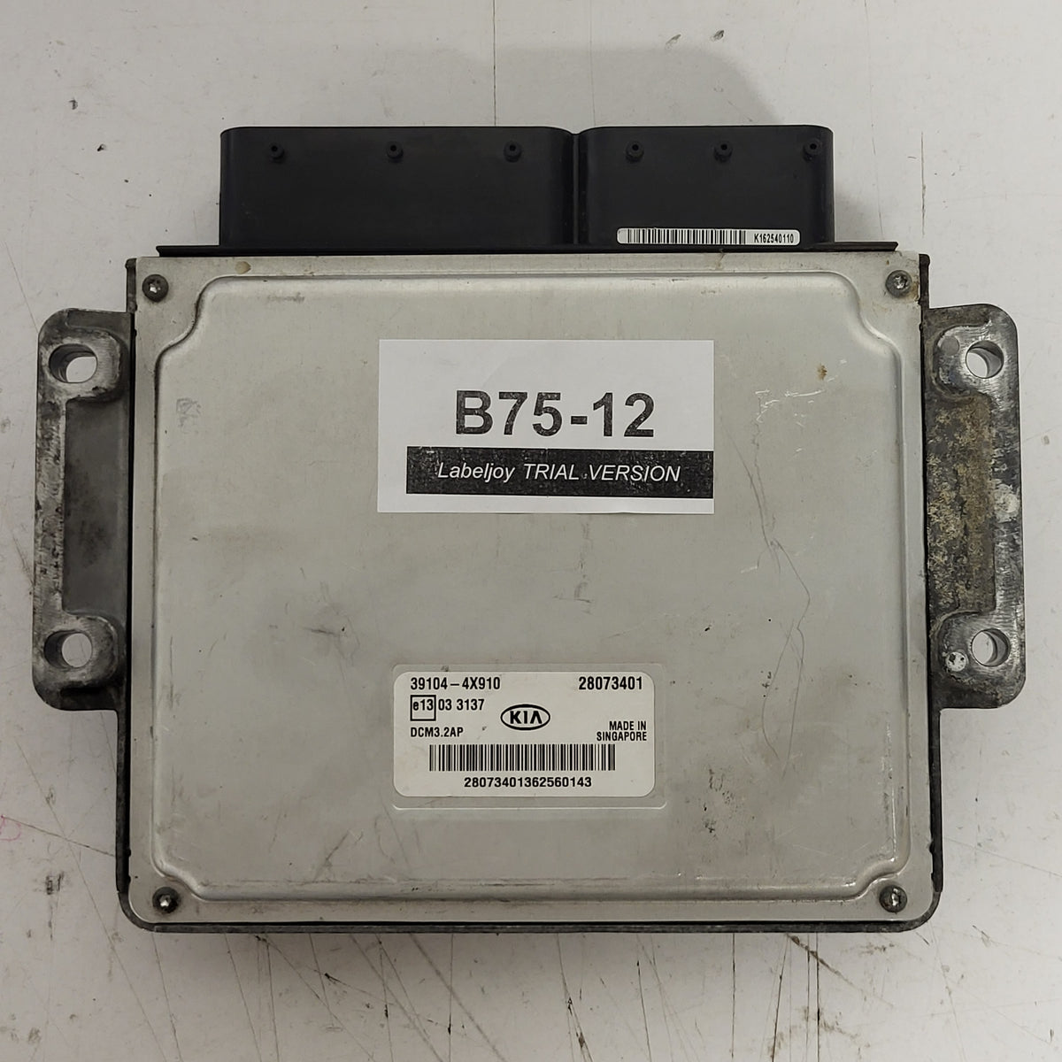 KIA CARNIVAL 2.9 CRDI ECU / 39104-4X910 / DDCR / R0412C0016 - B75-12 - 3