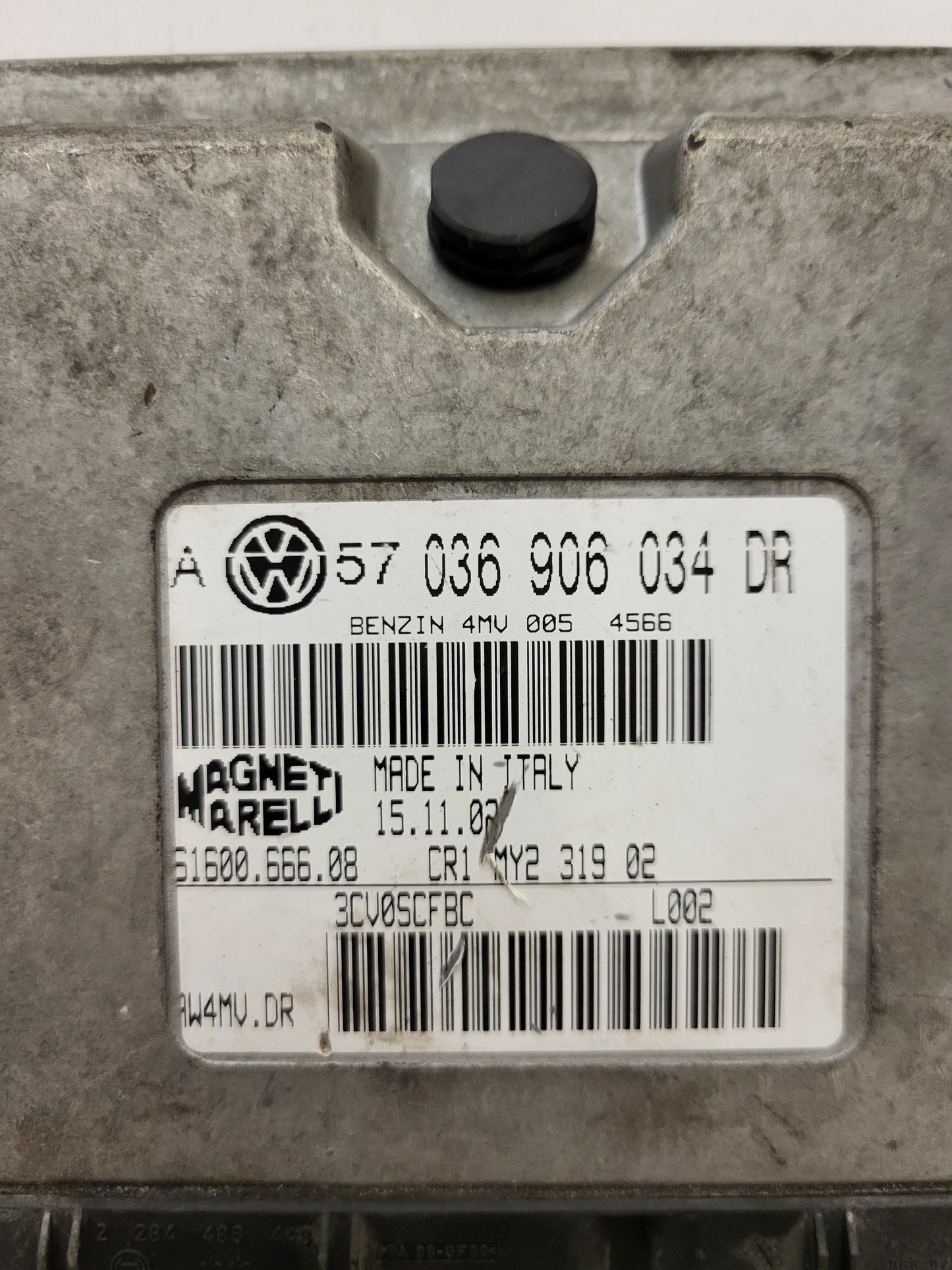 VW GOLF 4 ECU / 036906034DR / 61600.666.08 / IAW 4MV.DR / MAGNETI MARELLI