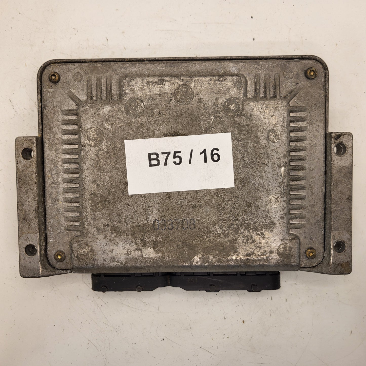 Fiat STILO JTD ECU / 0281010337 / 73501237 / 19242WBA / BOSCH