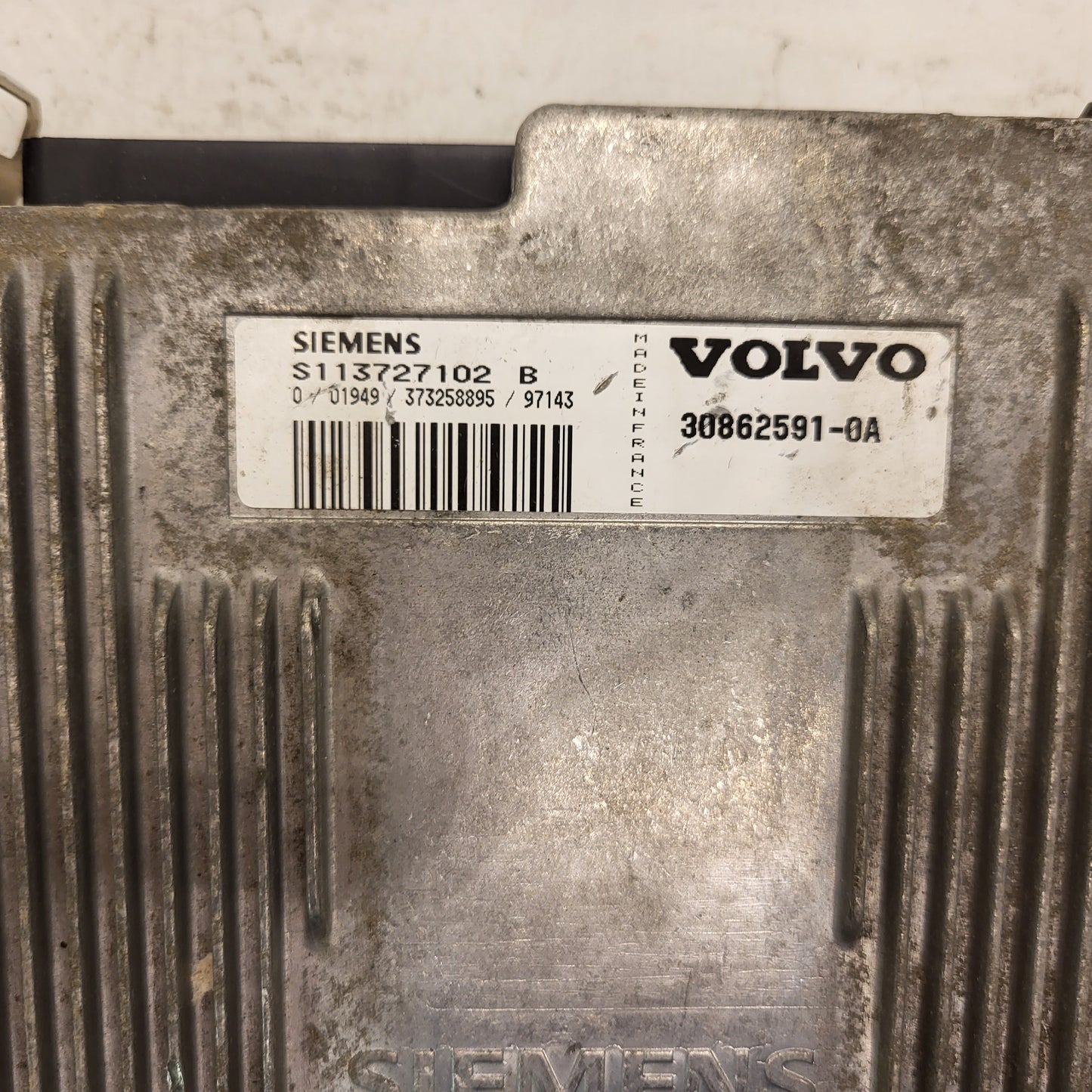 Volvo ECU / S113727102 / S113727102B / 30862591-0A / SIEMENS