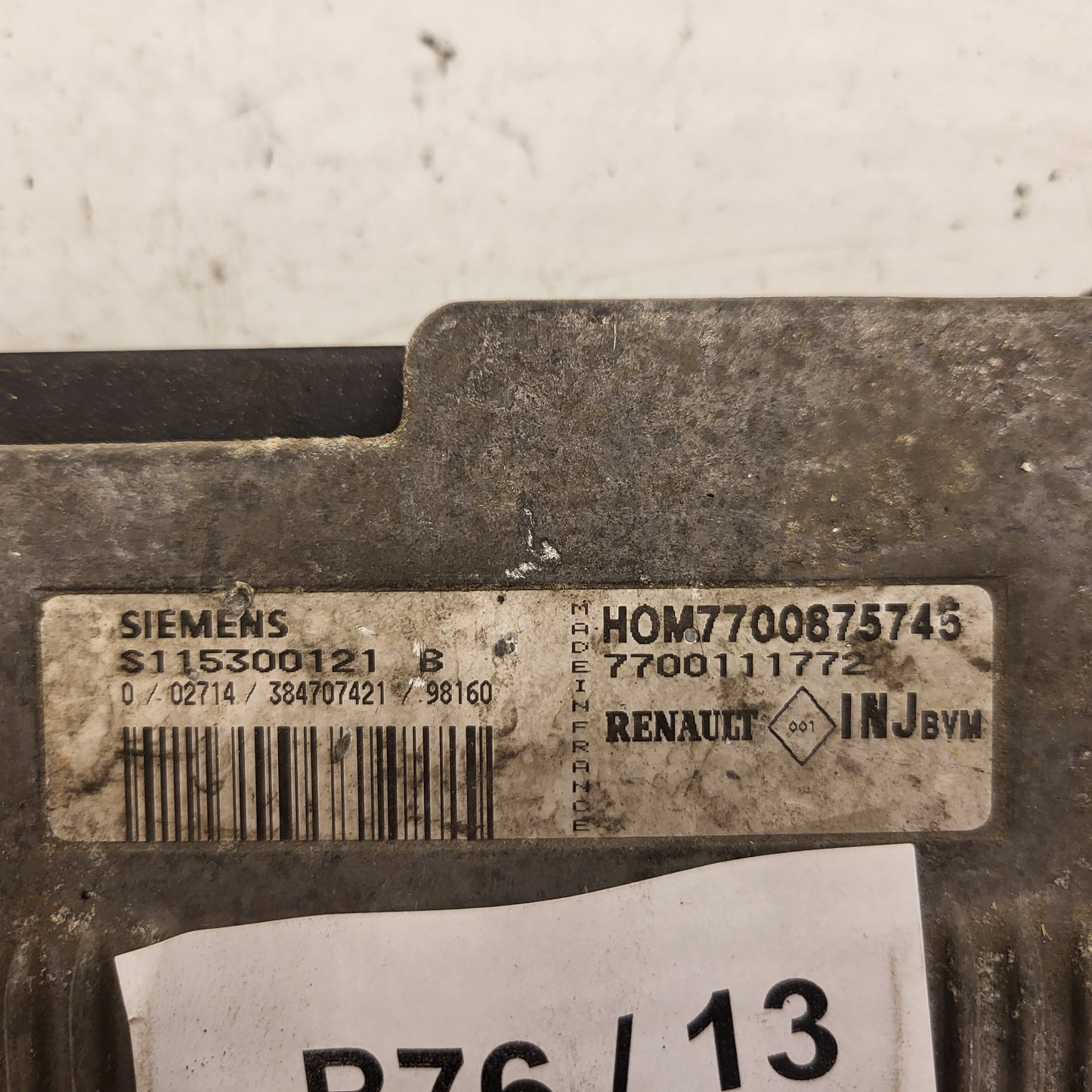Renault ECU / S115300121B / S115300121 / HOM7700875745 / 7700111772