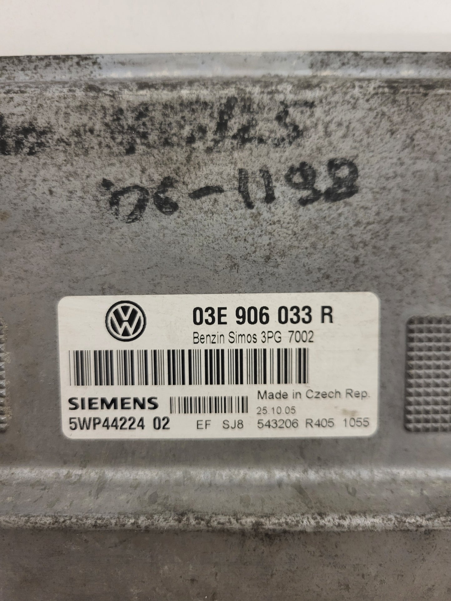 VW POLO SEAT IBIZA ECU / 03E906033R / 5WP44224 02 / 3PG 7002 / SIEMENS