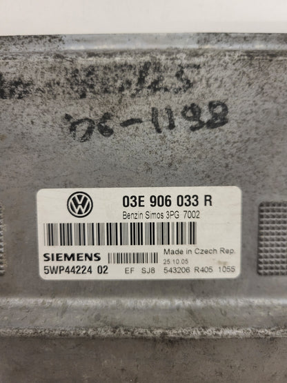 VW POLO SEAT IBIZA ECU / 03E906033R / 5WP44224 02 / 3PG 7002 / SIEMENS