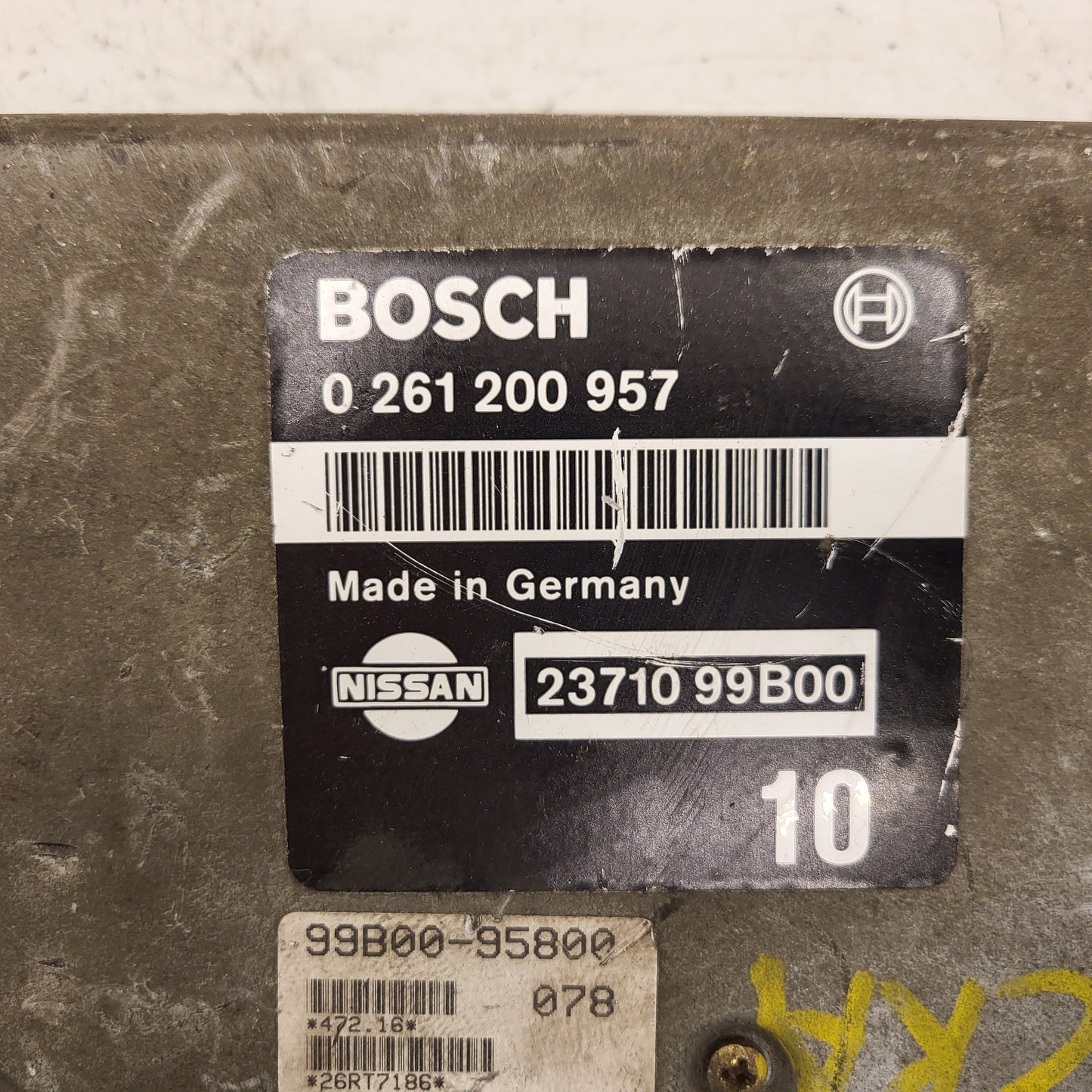 Nissan ECU / 0261200957 / 2371099B00 / 99B00-95800 / BOSCH