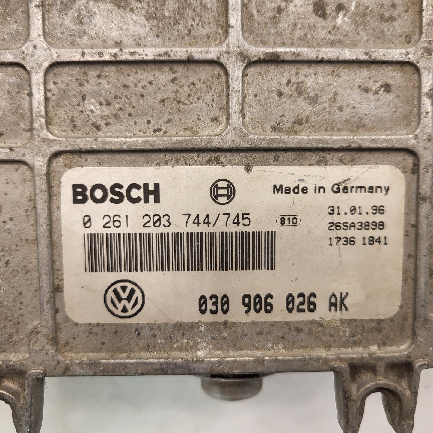 VOLKSWAGEN POLO 6N ECU / 0261203744/745 / 030906026AK / BOSCH