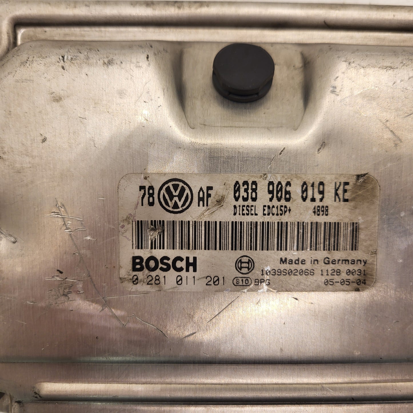 VW AUDI SEAT SKODA ECU / 038906019KE / 0281011201 / EDC15P+ / BOSCH
