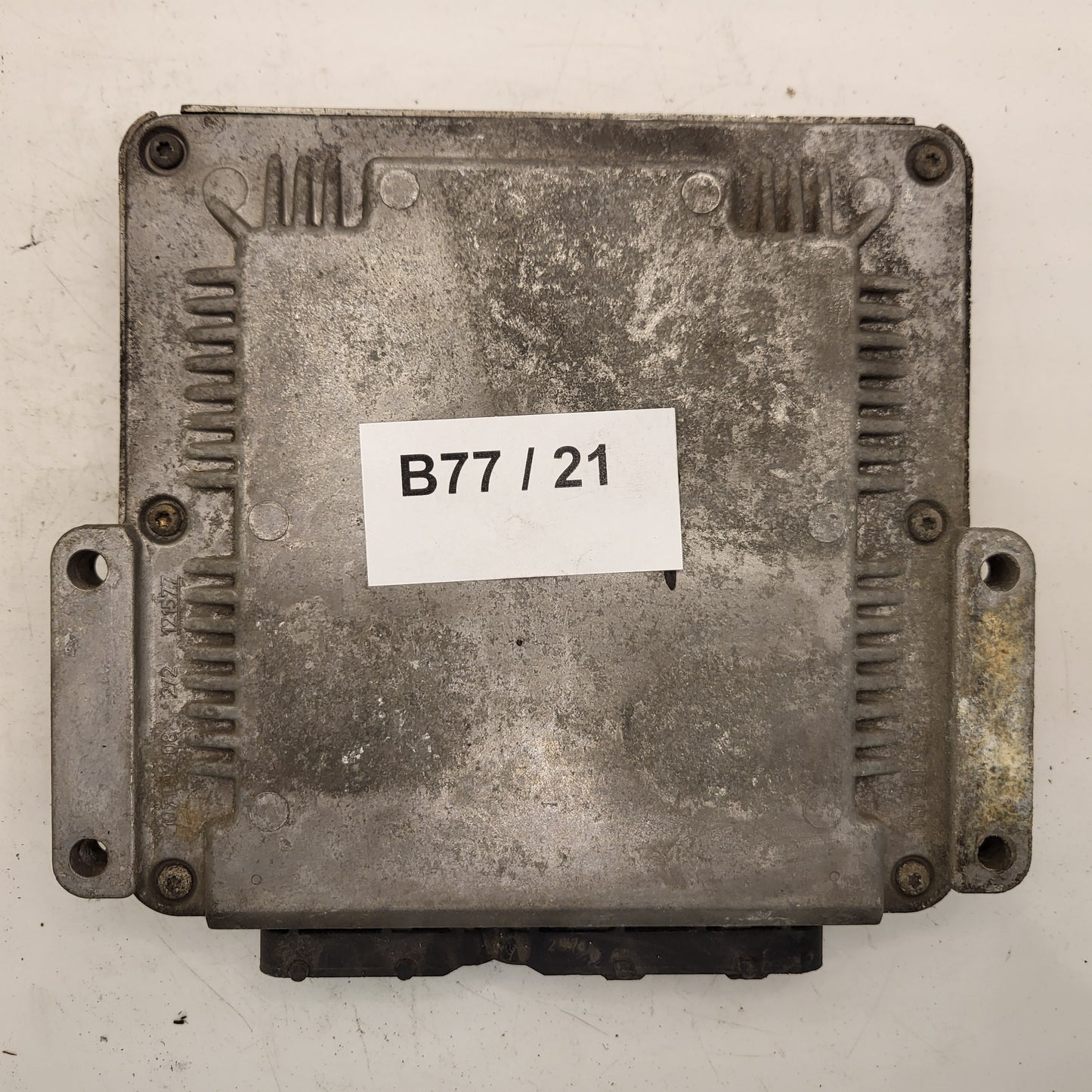 CHRYSLER VOYAGER ECU / 0281010814 / P04727664AC / 28SA6431 / BOSCH