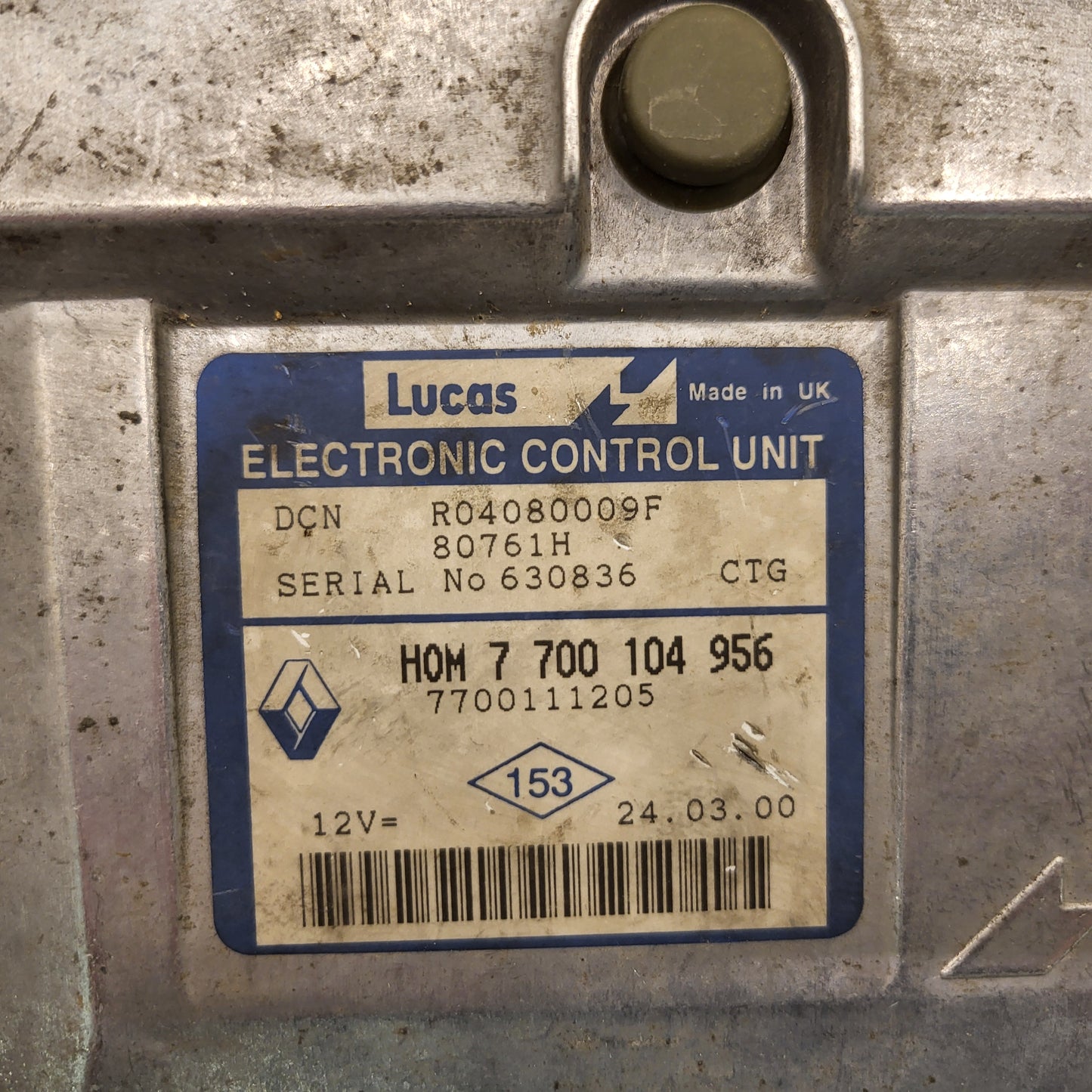 Renault ECU / HOM 7700104956 / 7700111205 / R04080009F / LUCAS