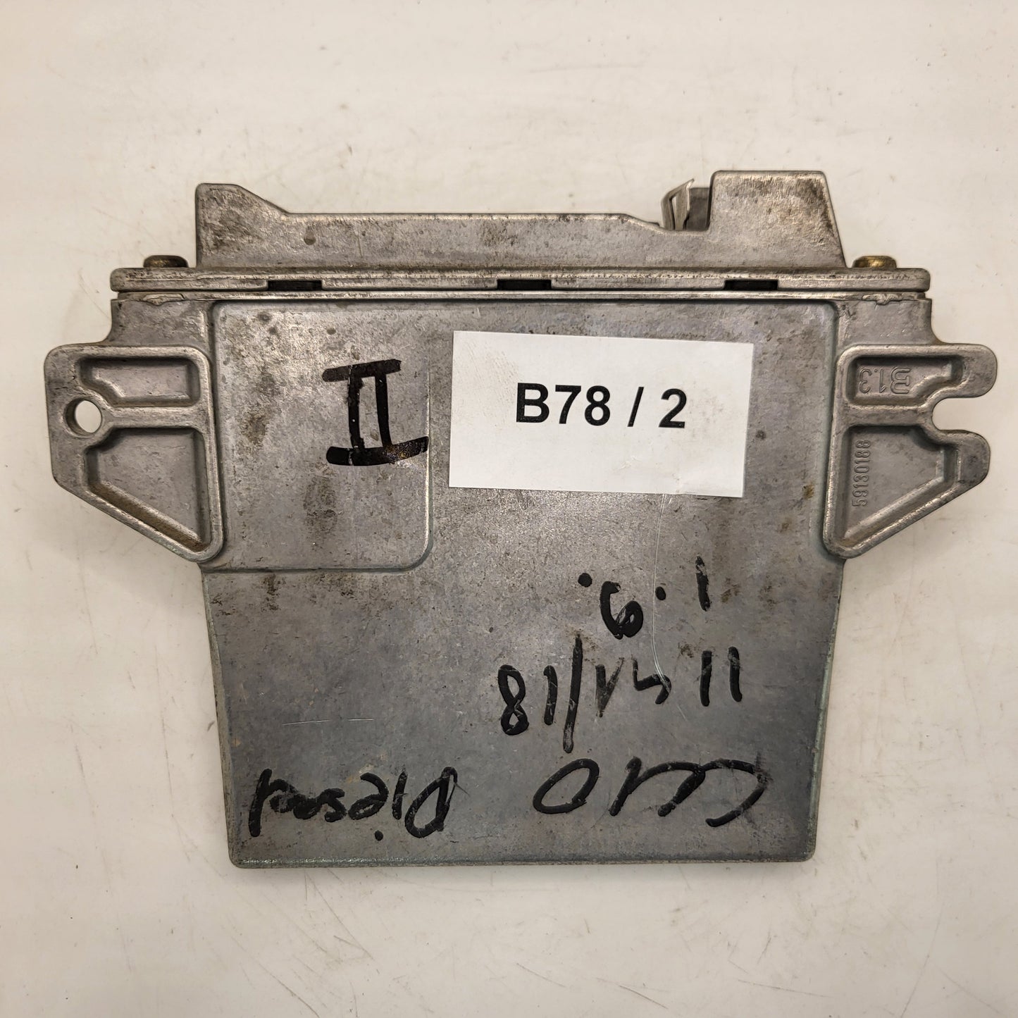 Renault ECU / HOM 7700104956 / 7700111205 / R04080009F / LUCAS