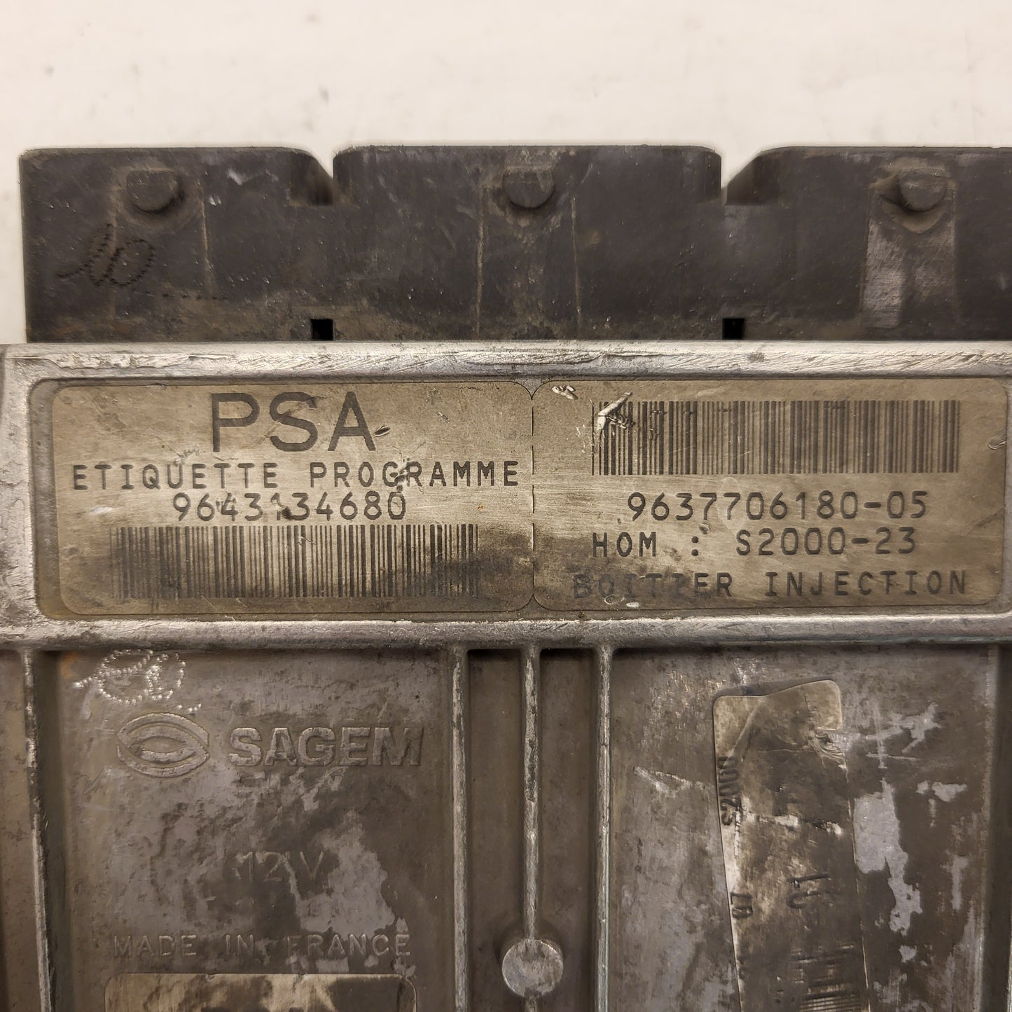 Peugeot 206 ECU / 9643134680 / 21646087-4 / 9637706180-05 / S2000-23