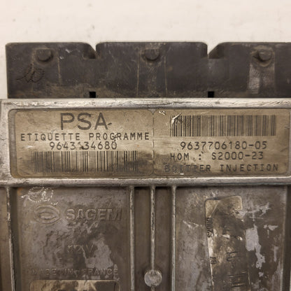 Peugeot 206 ECU / 9643134680 / 21646087-4 / 9637706180-05 / S2000-23
